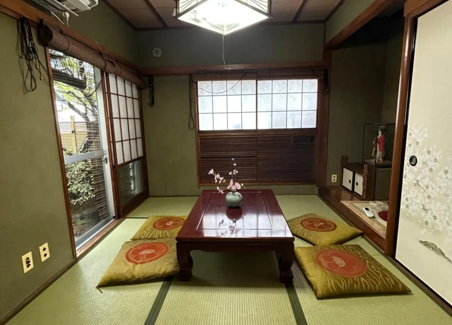 Shinjuku Shin-Okubo Japanese Style Inn Tokyo Japan